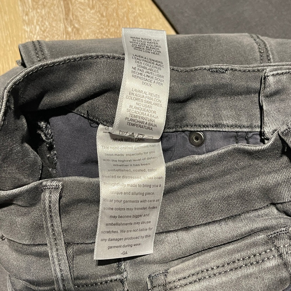 Good American Good Legs Crop High Rise Distressed Fray Hem Gray Jeans Size 10/30 - Picture 7 of 9